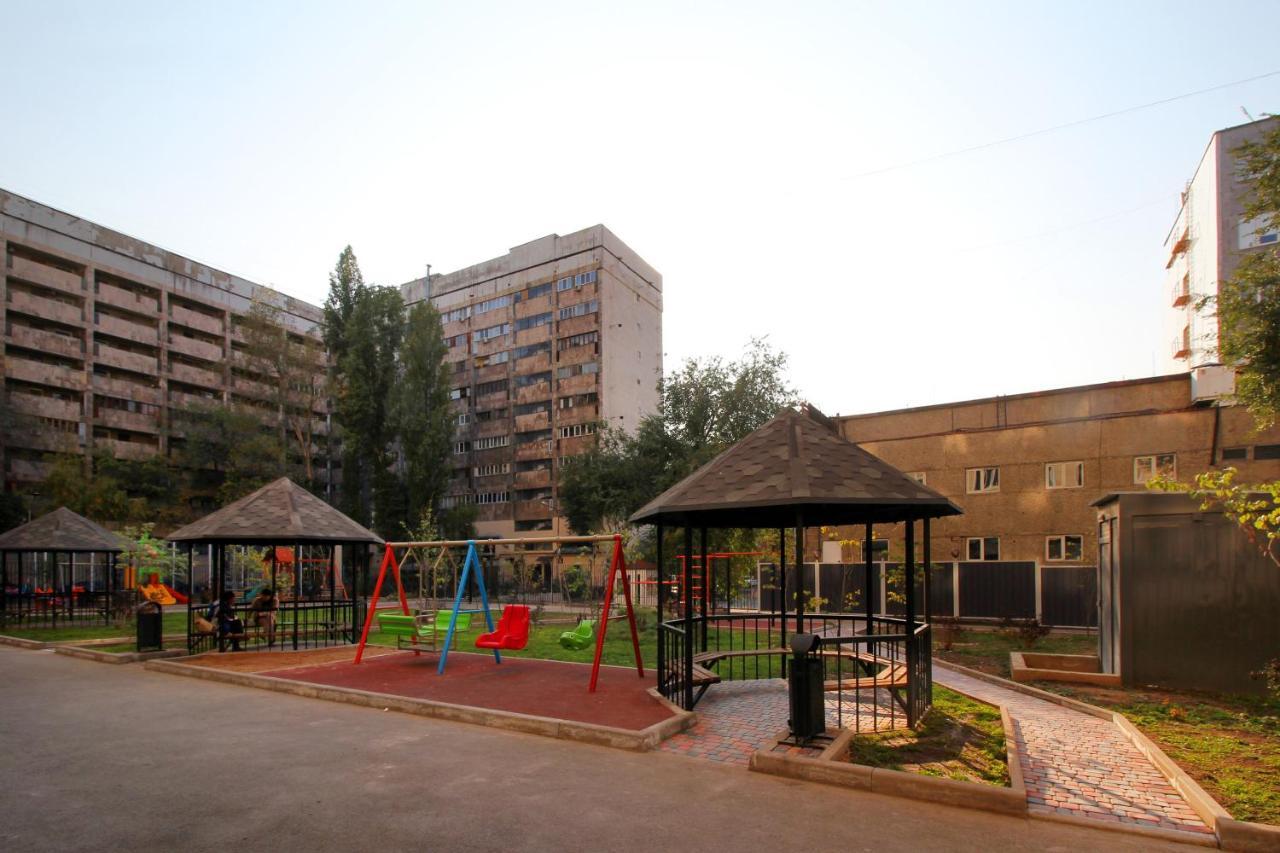Апартаменты С Двумя Спальнями На Арбате! Almaty Eksteriør billede